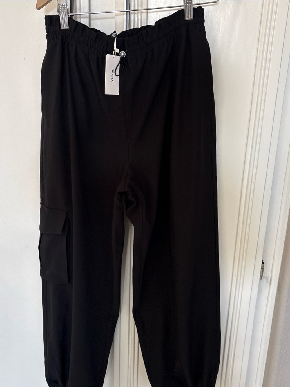 NWT Spanx Black Casual Fridays Cargo Jogger Pants Size Large Petite 27”
